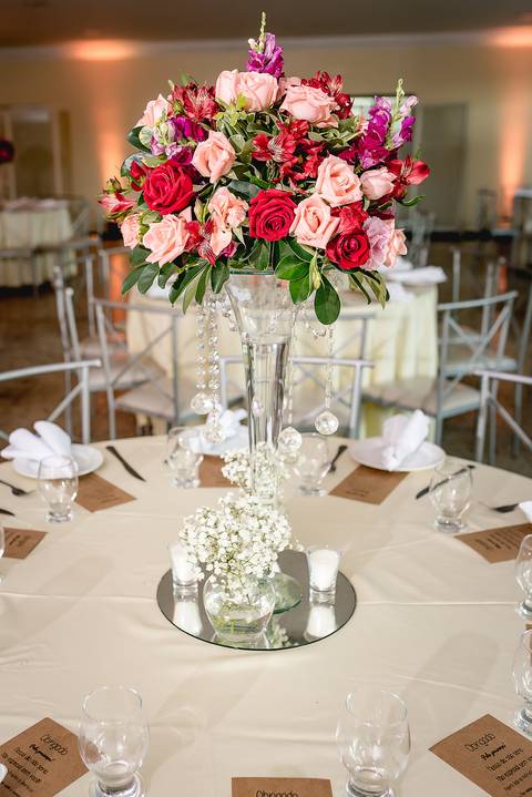 dia da noiva, mariana assis lounge, abrescas, buque rosa, natus barber shop, madrinahs de rosa, noide terno vinho, casamento de noite, dia do noivo, make de noiva, penteado de noiva'