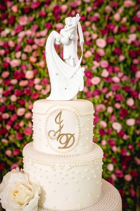 dia da noiva, mariana assis lounge, abrescas, buque rosa, natus barber shop, madrinahs de rosa, noide terno vinho, casamento de noite, dia do noivo, make de noiva, penteado de noiva'