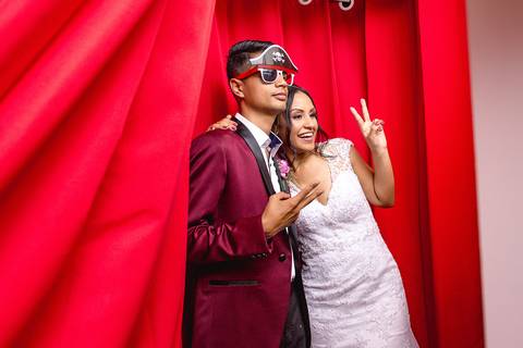 dia da noiva, mariana assis lounge, abrescas, buque rosa, natus barber shop, madrinahs de rosa, noide terno vinho, casamento de noite, dia do noivo, make de noiva, penteado de noiva'