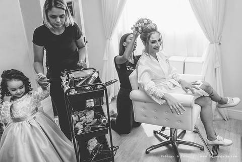 jardim das orquideas, praia grande, mariana assis, louge, noiva, penteado de noiva, vestido de noiva, terno de noivo, cinza, madrinha de rosê, madrinhas de rosa, eh viva assessoria, fabiana e julio fotografia, fotografia de casamento, casal de fotogrado'