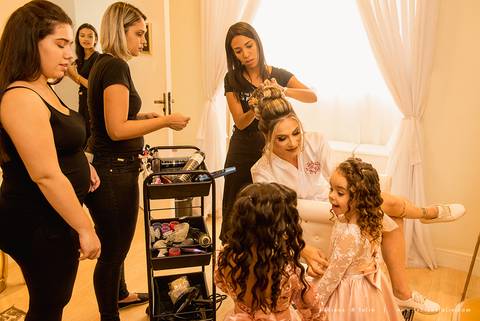 jardim das orquideas, praia grande, mariana assis, louge, noiva, penteado de noiva, vestido de noiva, terno de noivo, cinza, madrinha de rosê, madrinhas de rosa, eh viva assessoria, fabiana e julio fotografia, fotografia de casamento, casal de fotogrado'