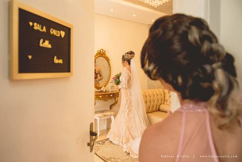 jardim das orquideas, praia grande, mariana assis, louge, noiva, penteado de noiva, vestido de noiva, terno de noivo, cinza, madrinha de rosê, madrinhas de rosa, eh viva assessoria, fabiana e julio fotografia, fotografia de casamento, casal de fotogrado'