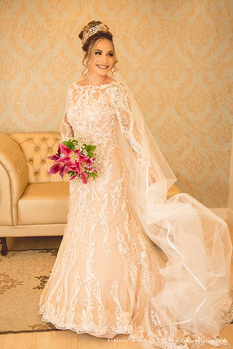 jardim das orquideas, praia grande, mariana assis, louge, noiva, penteado de noiva, vestido de noiva, terno de noivo, cinza, madrinha de rosê, madrinhas de rosa, eh viva assessoria, fabiana e julio fotografia, fotografia de casamento, casal de fotogrado'