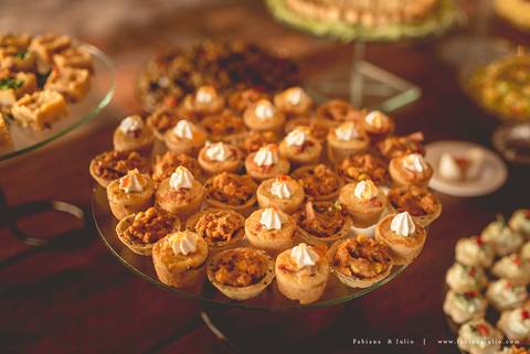 jardim das orquideas, praia grande, mariana assis, louge, noiva, penteado de noiva, vestido de noiva, terno de noivo, cinza, madrinha de rosê, madrinhas de rosa, eh viva assessoria, fabiana e julio fotografia, fotografia de casamento, casal de fotogrado'