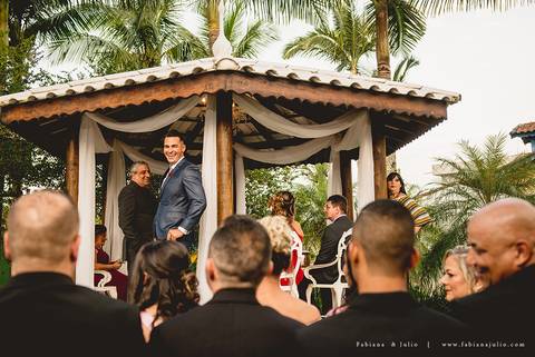 jardim das orquideas, praia grande, mariana assis, louge, noiva, penteado de noiva, vestido de noiva, terno de noivo, cinza, madrinha de rosê, madrinhas de rosa, eh viva assessoria, fabiana e julio fotografia, fotografia de casamento, casal de fotogrado'