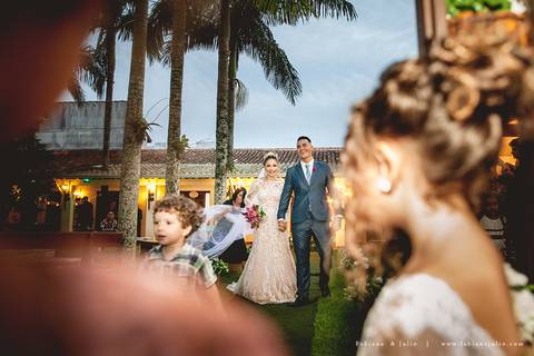 jardim das orquideas, praia grande, mariana assis, louge, noiva, penteado de noiva, vestido de noiva, terno de noivo, cinza, madrinha de rosê, madrinhas de rosa, eh viva assessoria, fabiana e julio fotografia, fotografia de casamento, casal de fotogrado'