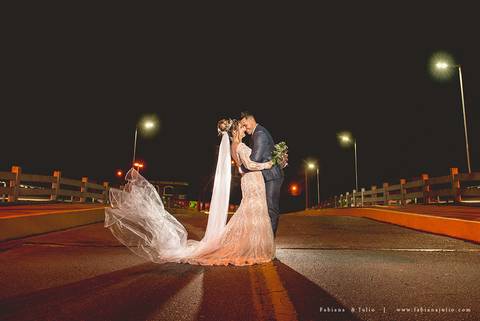 jardim das orquideas, praia grande, mariana assis, louge, noiva, penteado de noiva, vestido de noiva, terno de noivo, cinza, madrinha de rosê, madrinhas de rosa, eh viva assessoria, fabiana e julio fotografia, fotografia de casamento, casal de fotogrado'