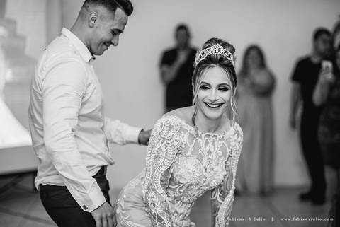 jardim das orquideas, praia grande, mariana assis, louge, noiva, penteado de noiva, vestido de noiva, terno de noivo, cinza, madrinha de rosê, madrinhas de rosa, eh viva assessoria, fabiana e julio fotografia, fotografia de casamento, casal de fotogrado'