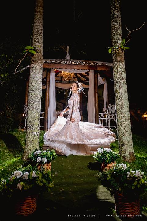 jardim das orquideas, praia grande, mariana assis, louge, noiva, penteado de noiva, vestido de noiva, terno de noivo, cinza, madrinha de rosê, madrinhas de rosa, eh viva assessoria, fabiana e julio fotografia, fotografia de casamento, casal de fotogrado'