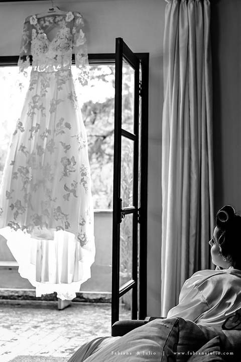 espaço serra do mar, casamento de dia, casamento no campo, mariana assis, maquiadora mariana assis, dia da noiva, vestido wanda brasil, noivo de azul, buque orquideas'