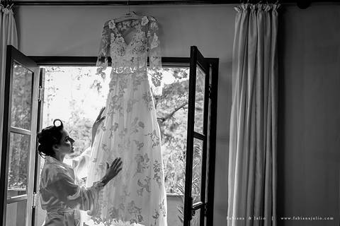 espaço serra do mar, casamento de dia, casamento no campo, mariana assis, maquiadora mariana assis, dia da noiva, vestido wanda brasil, noivo de azul, buque orquideas'