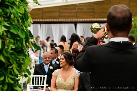 espaço serra do mar, casamento de dia, casamento no campo, mariana assis, maquiadora mariana assis, dia da noiva, vestido wanda brasil, noivo de azul, buque orquideas'