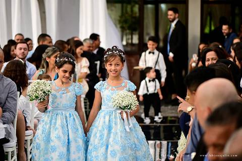 espaço serra do mar, casamento de dia, casamento no campo, mariana assis, maquiadora mariana assis, dia da noiva, vestido wanda brasil, noivo de azul, buque orquideas'