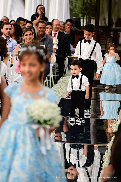 espaço serra do mar, casamento de dia, casamento no campo, mariana assis, maquiadora mariana assis, dia da noiva, vestido wanda brasil, noivo de azul, buque orquideas'