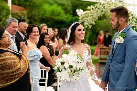 espaço serra do mar, casamento de dia, casamento no campo, mariana assis, maquiadora mariana assis, dia da noiva, vestido wanda brasil, noivo de azul, buque orquideas'