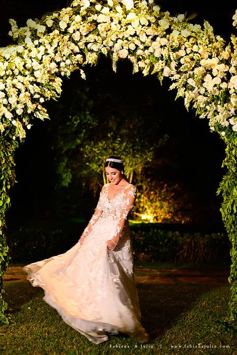 espaço serra do mar, casamento de dia, casamento no campo, mariana assis, maquiadora mariana assis, dia da noiva, vestido wanda brasil, noivo de azul, buque orquideas'
