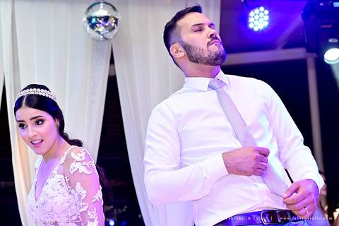 espaço serra do mar, casamento de dia, casamento no campo, mariana assis, maquiadora mariana assis, dia da noiva, vestido wanda brasil, noivo de azul, buque orquideas'