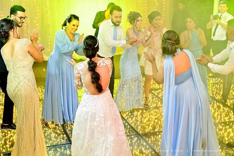 espaço serra do mar, casamento de dia, casamento no campo, mariana assis, maquiadora mariana assis, dia da noiva, vestido wanda brasil, noivo de azul, buque orquideas'