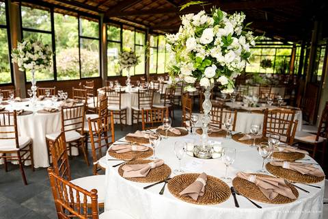 espaço serra do mar, casamento de dia, casamento no campo, mariana assis, maquiadora mariana assis, dia da noiva, vestido wanda brasil, noivo de azul, buque orquideas'