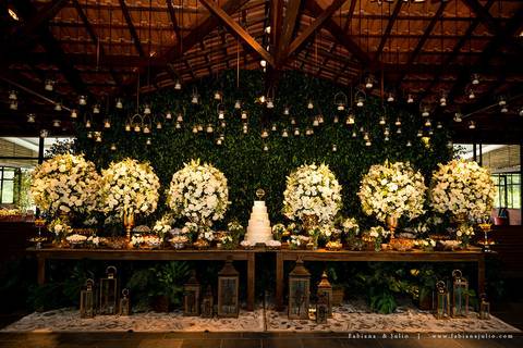 espaço serra do mar, casamento de dia, casamento no campo, mariana assis, maquiadora mariana assis, dia da noiva, vestido wanda brasil, noivo de azul, buque orquideas'
