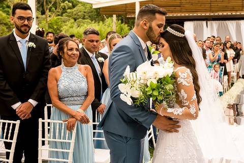 espaço serra do mar, casamento de dia, casamento no campo, mariana assis, maquiadora mariana assis, dia da noiva, vestido wanda brasil, noivo de azul, buque orquideas'