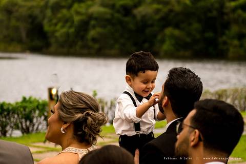 espaço serra do mar, casamento de dia, casamento no campo, mariana assis, maquiadora mariana assis, dia da noiva, vestido wanda brasil, noivo de azul, buque orquideas'