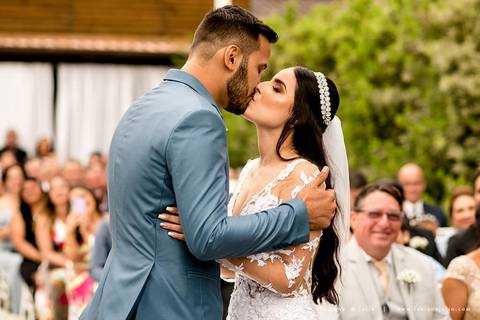 espaço serra do mar, casamento de dia, casamento no campo, mariana assis, maquiadora mariana assis, dia da noiva, vestido wanda brasil, noivo de azul, buque orquideas'