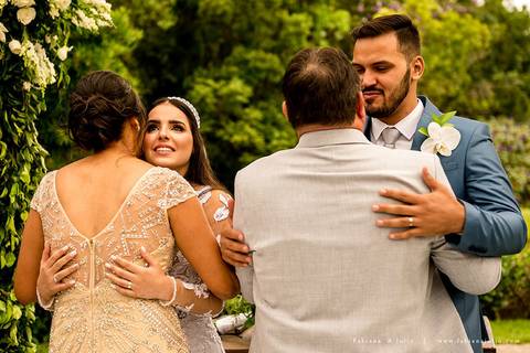 espaço serra do mar, casamento de dia, casamento no campo, mariana assis, maquiadora mariana assis, dia da noiva, vestido wanda brasil, noivo de azul, buque orquideas'