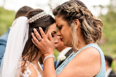 espaço serra do mar, casamento de dia, casamento no campo, mariana assis, maquiadora mariana assis, dia da noiva, vestido wanda brasil, noivo de azul, buque orquideas'