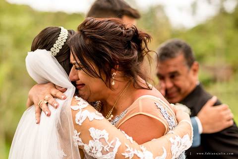 espaço serra do mar, casamento de dia, casamento no campo, mariana assis, maquiadora mariana assis, dia da noiva, vestido wanda brasil, noivo de azul, buque orquideas'