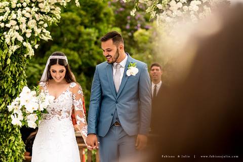 espaço serra do mar, casamento de dia, casamento no campo, mariana assis, maquiadora mariana assis, dia da noiva, vestido wanda brasil, noivo de azul, buque orquideas'