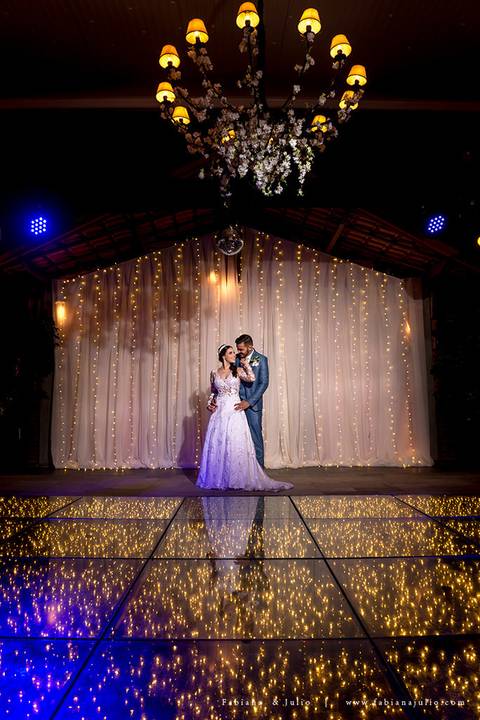 espaço serra do mar, casamento de dia, casamento no campo, mariana assis, maquiadora mariana assis, dia da noiva, vestido wanda brasil, noivo de azul, buque orquideas'