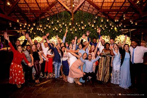 espaço serra do mar, casamento de dia, casamento no campo, mariana assis, maquiadora mariana assis, dia da noiva, vestido wanda brasil, noivo de azul, buque orquideas'