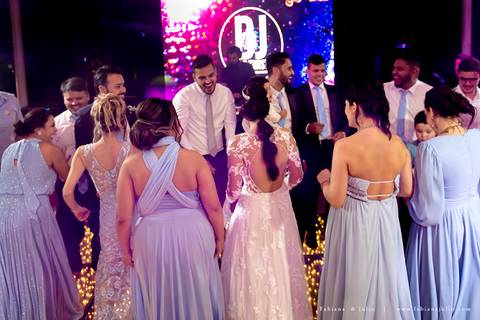 espaço serra do mar, casamento de dia, casamento no campo, mariana assis, maquiadora mariana assis, dia da noiva, vestido wanda brasil, noivo de azul, buque orquideas'