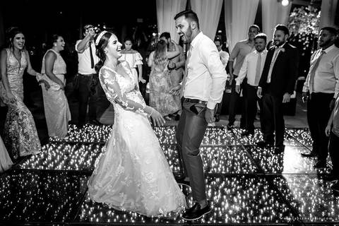 espaço serra do mar, casamento de dia, casamento no campo, mariana assis, maquiadora mariana assis, dia da noiva, vestido wanda brasil, noivo de azul, buque orquideas'