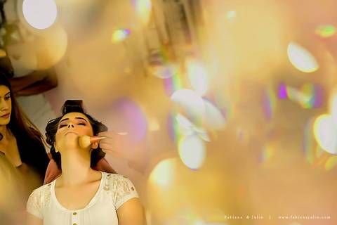 andressa justiniano make, penteado de noiva, dia da noiva, casamento de dia, jardim das orquideas, buquet cacho de uva, maquiagem para noiva, terno azul para noivo, madrinhas em tons pasteis, vestido de madrinha claros,  sapato noivo, padrinhos alegres'