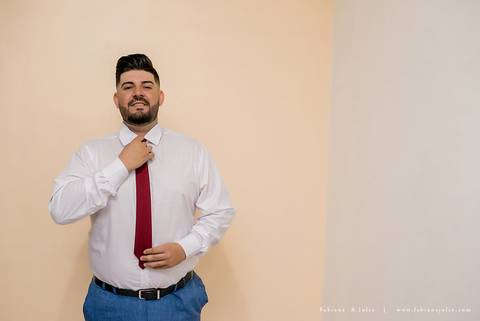 andressa justiniano make, penteado de noiva, dia da noiva, casamento de dia, jardim das orquideas, buquet cacho de uva, maquiagem para noiva, terno azul para noivo, madrinhas em tons pasteis, vestido de madrinha claros,  sapato noivo, padrinhos alegres'