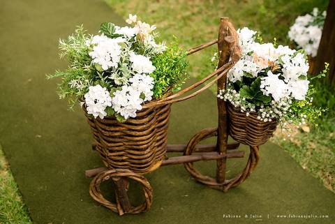 andressa justiniano make, penteado de noiva, dia da noiva, casamento de dia, jardim das orquideas, buquet cacho de uva, maquiagem para noiva, terno azul para noivo, madrinhas em tons pasteis, vestido de madrinha claros,  sapato noivo, padrinhos alegres'
