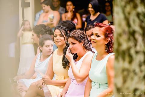 andressa justiniano make, penteado de noiva, dia da noiva, casamento de dia, jardim das orquideas, buquet cacho de uva, maquiagem para noiva, terno azul para noivo, madrinhas em tons pasteis, vestido de madrinha claros,  sapato noivo, padrinhos alegres'