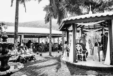 andressa justiniano make, penteado de noiva, dia da noiva, casamento de dia, jardim das orquideas, buquet cacho de uva, maquiagem para noiva, terno azul para noivo, madrinhas em tons pasteis, vestido de madrinha claros,  sapato noivo, padrinhos alegres'