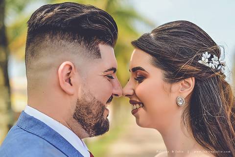 andressa justiniano make, penteado de noiva, dia da noiva, casamento de dia, jardim das orquideas, buquet cacho de uva, maquiagem para noiva, terno azul para noivo, madrinhas em tons pasteis, vestido de madrinha claros,  sapato noivo, padrinhos alegres'