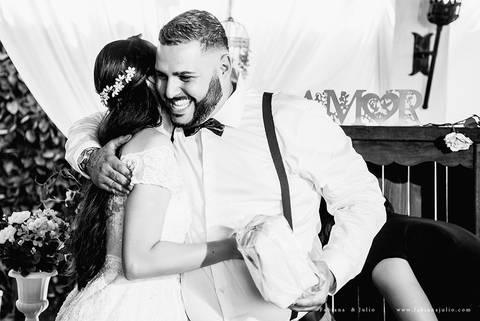 andressa justiniano make, penteado de noiva, dia da noiva, casamento de dia, jardim das orquideas, buquet cacho de uva, maquiagem para noiva, terno azul para noivo, madrinhas em tons pasteis, vestido de madrinha claros,  sapato noivo, padrinhos alegresand'