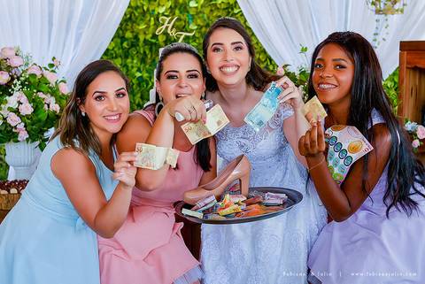 andressa justiniano make, penteado de noiva, dia da noiva, casamento de dia, jardim das orquideas, buquet cacho de uva, maquiagem para noiva, terno azul para noivo, madrinhas em tons pasteis, vestido de madrinha claros,  sapato noivo, padrinhos alegres'