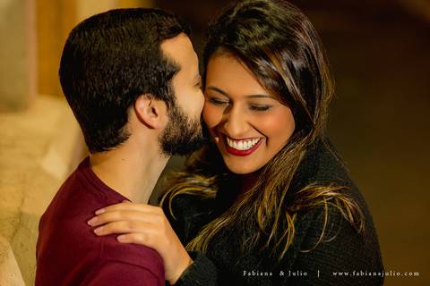 avenida paulista, ensaio de casal a noite, ensaio de casal urbano, ensaio com roupa preta, ensaio de casal, fabiana e julio, pre-wedding, ideia para ensaio de casal,.'
