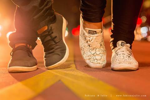 avenida paulista, ensaio de casal a noite, ensaio de casal urbano, ensaio com roupa preta, ensaio de casal, fabiana e julio, pre-wedding, ideia para ensaio de casal,.'