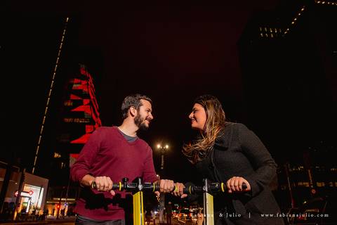 avenida paulista, ensaio de casal a noite, ensaio de casal urbano, ensaio com roupa preta, ensaio de casal, fabiana e julio, pre-wedding, ideia para ensaio de casal,.avenida paulista, ensaio de casal a noite, ensaio de casal urbano, ensaio com roupa preta'