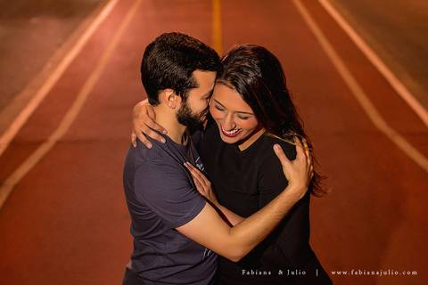 avenida paulista, ensaio de casal a noite, ensaio de casal urbano, ensaio com roupa preta, ensaio de casal, fabiana e julio, pre-wedding, ideia para ensaio de casal,.'