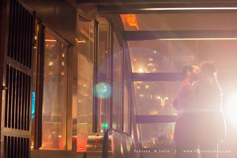 avenida paulista, ensaio de casal a noite, ensaio de casal urbano, ensaio com roupa preta, ensaio de casal, fabiana e julio, pre-wedding, ideia para ensaio de casal,.'