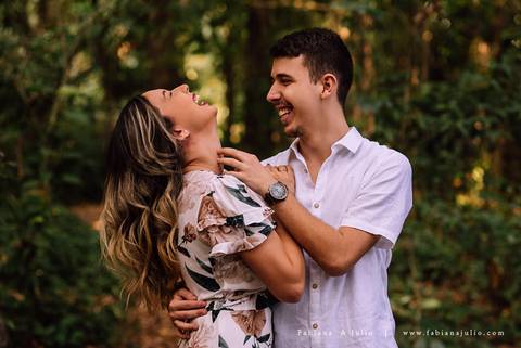 ensaio de casal, vestido florido para ensaio, jardim botanico de santos, ensaio de casal, fotografia de casamento, fabiana e julio, pre-wedding, dicas para ensaio de casal, baloes para ensaio de casal, buque para ensaio'