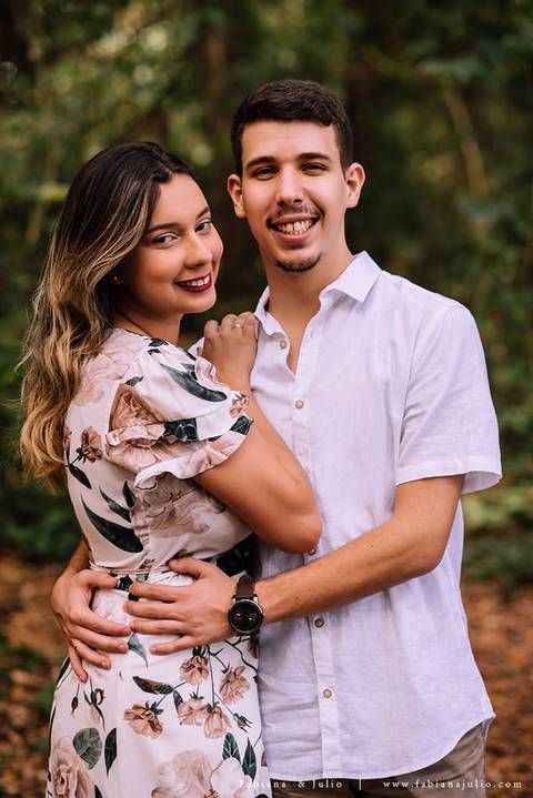 ensaio de casal, vestido florido para ensaio, jardim botanico de santos, ensaio de casal, fotografia de casamento, fabiana e julio, pre-wedding, dicas para ensaio de casal, baloes para ensaio de casal, buque para ensaio'